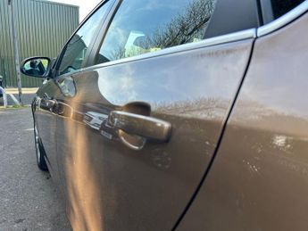 VAUXHALL ASTRA 1.6 16v Elite Hatchback 5dr Petrol Auto Euro 5 (115 ps)