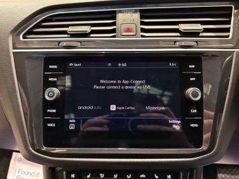 VOLKSWAGEN TIGUAN 2.0 TDI SEL SUV 5dr Diesel DSG 4Motion Euro 6 (s/s) (190 ps)