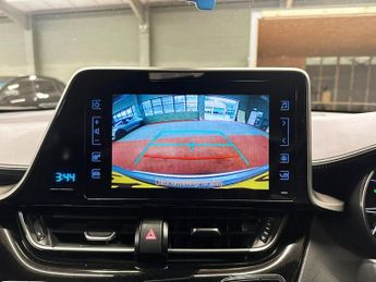 TOYOTA C-HR 1.8 VVT-h Design SUV 5dr Petrol Hybrid CVT Euro 6 (s/s) (122 ps)