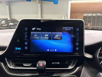 TOYOTA C-HR 1.8 VVT-h Design SUV 5dr Petrol Hybrid CVT Euro 6 (s/s) (122 ps)