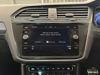 VOLKSWAGEN TIGUAN 2.0 BiTDI R-Line SUV 5dr Diesel DSG 4Motion Euro 6 (s/s) (240 ps