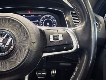 VOLKSWAGEN TIGUAN 2.0 BiTDI R-Line SUV 5dr Diesel DSG 4Motion Euro 6 (s/s) (240 ps