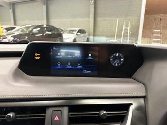 LEXUS UX 2.0 250h SUV 5dr Petrol Hybrid E-CVT Euro 6 (s/s) (184 ps)