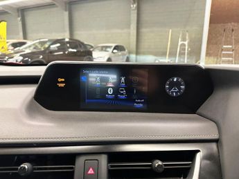 LEXUS UX 2.0 250h SUV 5dr Petrol Hybrid E-CVT Euro 6 (s/s) (184 ps)