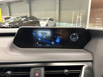 LEXUS UX 2.0 250h SUV 5dr Petrol Hybrid E-CVT Euro 6 (s/s) (184 ps)
