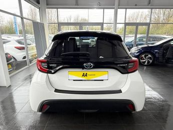 TOYOTA YARIS 1.5 VVT-h Design Hatchback 5dr Petrol Hybrid E-CVT Euro 6 (s/s) 