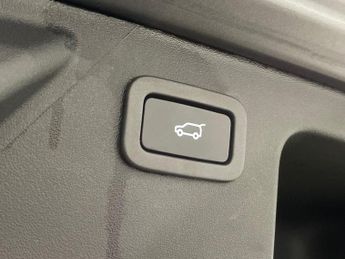 LAND ROVER DISCOVERY SPORT 2.0 Si4 HSE SUV 5dr Petrol Auto 4WD Euro 6 (s/s) (240 ps)