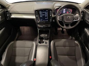 VOLVO XC40 2.0 D3 Momentum SUV 5dr Diesel Auto Euro 6 (s/s) (150 ps)