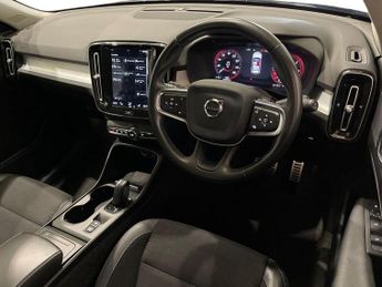 VOLVO XC40 2.0 D3 Momentum SUV 5dr Diesel Auto Euro 6 (s/s) (150 ps)