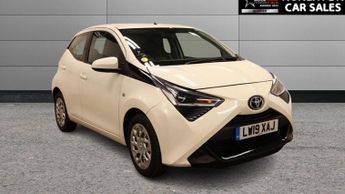 Toyota AYGO 1.0 VVT-i x-play Hatchback 5dr Petrol x-shift Euro 6 (71 ps)