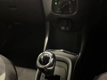 TOYOTA AYGO 1.0 VVT-i x-play Hatchback 5dr Petrol x-shift Euro 6 (71 ps)