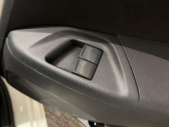 TOYOTA AYGO 1.0 VVT-i x-play Hatchback 5dr Petrol x-shift Euro 6 (71 ps)