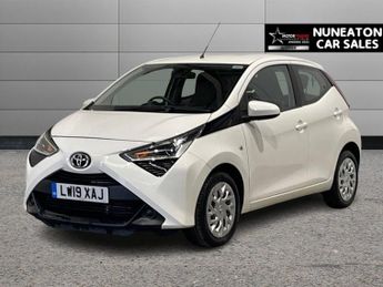 TOYOTA AYGO 1.0 VVT-i x-play Hatchback 5dr Petrol x-shift Euro 6 (71 ps)