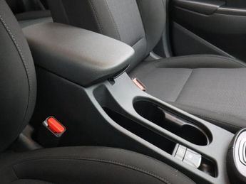 HYUNDAI KONA 1.6 h-GDi SE Connect SUV 5dr Petrol Hybrid DCT Euro 6 (s/s) (141