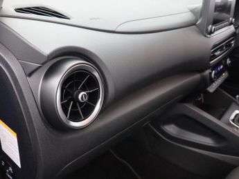 HYUNDAI KONA 1.6 h-GDi SE Connect SUV 5dr Petrol Hybrid DCT Euro 6 (s/s) (141