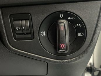 VOLKSWAGEN POLO 1.0 TSI SE Hatchback 5dr Petrol Manual Euro 6 (s/s) (95 ps) - AA