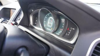 VOLVO XC60 2.4 D4 SE Lux SUV 5dr Diesel Geartronic AWD Euro 5 (181 ps)