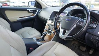 VOLVO XC60 2.4 D4 SE Lux SUV 5dr Diesel Geartronic AWD Euro 5 (181 ps)