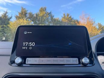 HYUNDAI KONA 39kWh Premium SUV 5dr Electric Auto (10.5kW Charger) (136 ps)
