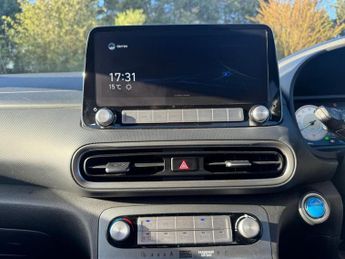 HYUNDAI KONA 39kWh Premium SUV 5dr Electric Auto (10.5kW Charger) (136 ps)