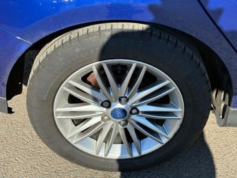 FORD FOCUS 1.0T EcoBoost Zetec Edition Hatchback 5dr Petrol Manual Euro 6 (