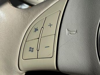 FIAT 500 1.2 Lounge Hatchback 3dr Petrol Dualogic Euro 4 (69 bhp)