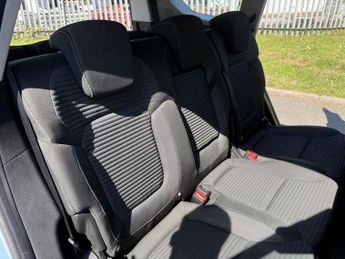 RENAULT GRAND SCENIC 1.5h dCi Hybrid Assist Dynamique Nav MPV 5dr Diesel Hybrid Manua