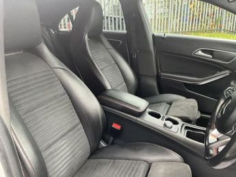 MERCEDES-BENZ CLA 2.1 CLA220d AMG Line Coupe 4dr Diesel 7G-DCT Euro 6 (s/s) (177 p