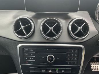 MERCEDES-BENZ CLA 2.1 CLA220d AMG Line Coupe 4dr Diesel 7G-DCT Euro 6 (s/s) (177 p