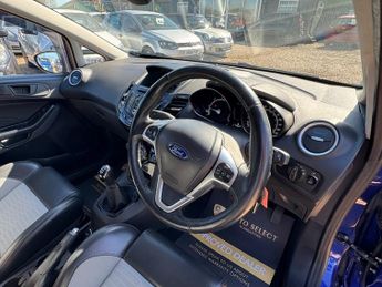 FORD FIESTA VAN 1.5 TDCi Sport Panel Van 3dr Diesel Manual (94 g/km, 94 bhp)