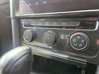 VOLKSWAGEN GOLF 1.4 TSI SE Nav Hatchback 5dr Petrol DSG Euro 6 (s/s) (125 ps)