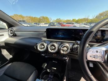MERCEDES-BENZ A CLASS 1.5 A180d AMG Line (Premium) Hatchback 5dr Diesel 7G-DCT Euro 6 