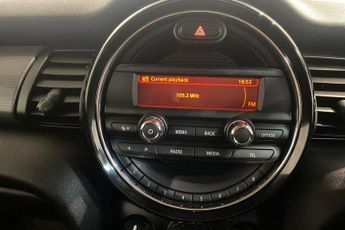 MINI HATCH 1.5 Cooper Hatchback 3dr Petrol Auto Euro 6 (s/s) (136 ps) Non S