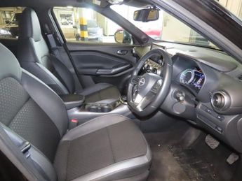 NISSAN JUKE 1.6 N-Connecta SUV 5dr Petrol Hybrid Auto Euro 6 (143 ps) Rear V