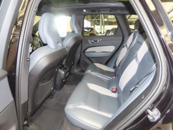 VOLVO XC60 2.0 B5 MHEV R-Design Pro SUV 5dr Petrol Hybrid Auto AWD Euro 6 (