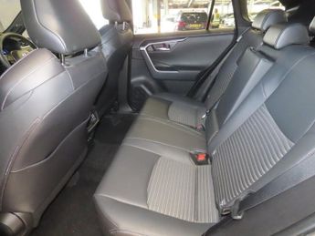 TOYOTA RAV4 2.5 VVT-h Black Edition SUV 5dr Petrol Hybrid CVT 4WD Euro 6 (s/