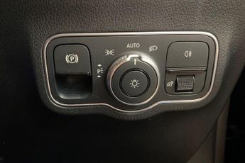 MERCEDES-BENZ EQA EQA 350 66.5kWh AMG Line SUV 5dr Electric Auto 4MATIC (292 ps) S