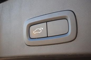 VOLVO XC40 1.5 T3 R-Design Pro SUV 5dr Petrol Auto Euro 6 (s/s) (163 ps)