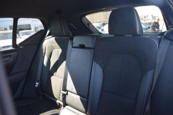 VOLVO XC40 1.5 T3 R-Design Pro SUV 5dr Petrol Auto Euro 6 (s/s) (163 ps)