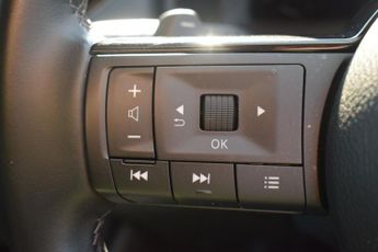 NISSAN QASHQAI 1.3 DIG-T MHEV N-Connecta SUV 5dr Petrol Hybrid XTRON Euro 6 (s/