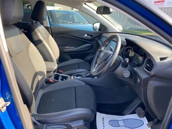VAUXHALL GRANDLAND X 1.2 Turbo SRi Nav SUV 5dr Petrol Auto Euro 6 (s/s) (130 ps)