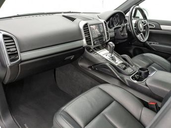 PORSCHE CAYENNE 3.0 TD V6 SUV 5dr Diesel TiptronicS 4WD Euro 6 (s/s) (262 ps)