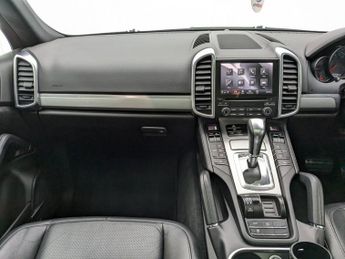 PORSCHE CAYENNE 3.0 TD V6 SUV 5dr Diesel TiptronicS 4WD Euro 6 (s/s) (262 ps)