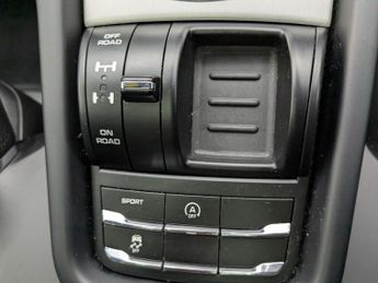 PORSCHE CAYENNE 3.0 TD V6 SUV 5dr Diesel TiptronicS 4WD Euro 6 (s/s) (262 ps)