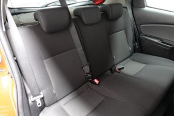 TOYOTA YARIS 1.5 VVT-h Design Hatchback 5dr Petrol Hybrid E-CVT Euro 6 (101 p