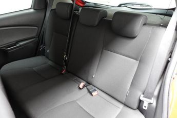 TOYOTA YARIS 1.5 VVT-h Design Hatchback 5dr Petrol Hybrid E-CVT Euro 6 (101 p