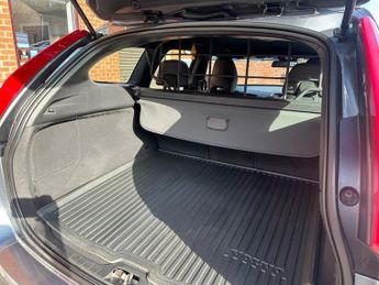 VOLVO XC60 2.4 D5 R-Design Nav SUV 5dr Diesel Auto AWD Euro 6 (s/s) (220 ps