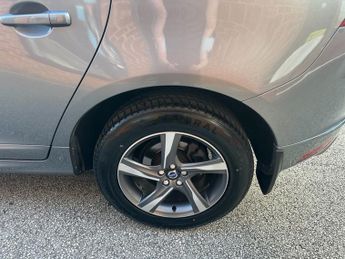 VOLVO XC60 2.4 D5 R-Design Nav SUV 5dr Diesel Auto AWD Euro 6 (s/s) (220 ps