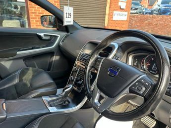 VOLVO XC60 2.4 D5 R-Design Nav SUV 5dr Diesel Auto AWD Euro 6 (s/s) (220 ps