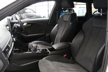 AUDI A4 AVANT 2.0 TDI 35 Black Edition Estate 5dr Diesel S Tronic Euro 6 (s/s)